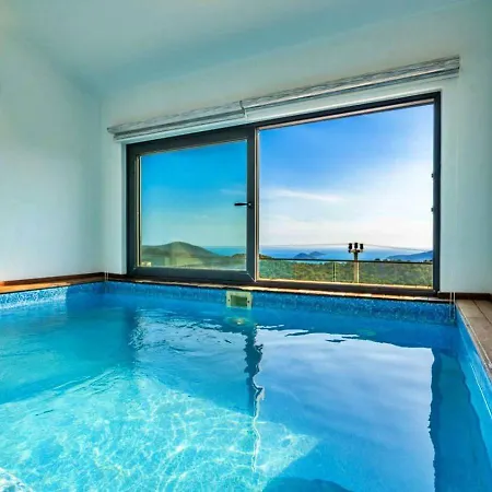 3 Bedroom With Private Pool *
