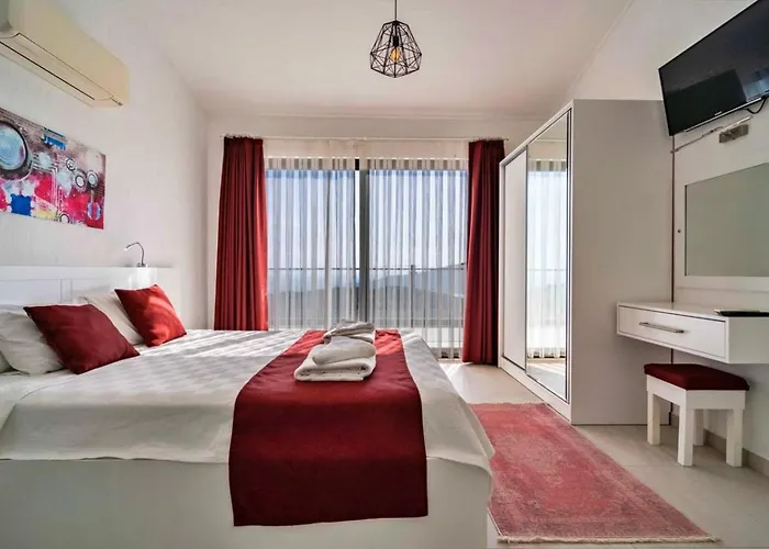 3 Bedroom With Private Pool *