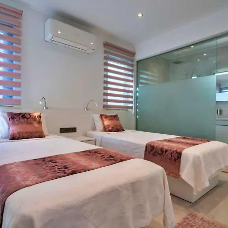 3 Bedroom With Private Pool Villa *