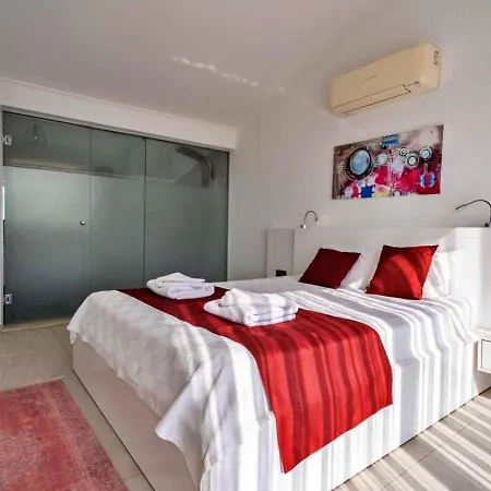 3 Bedroom With Private Pool Villa *