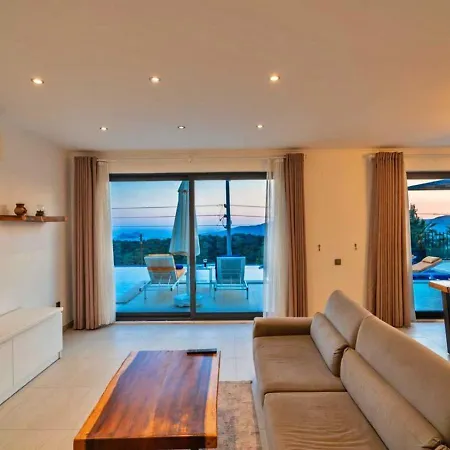 3 Bedroom With Private Pool וילה