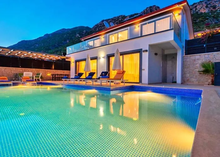 3 Bedroom With Private Pool וילה *