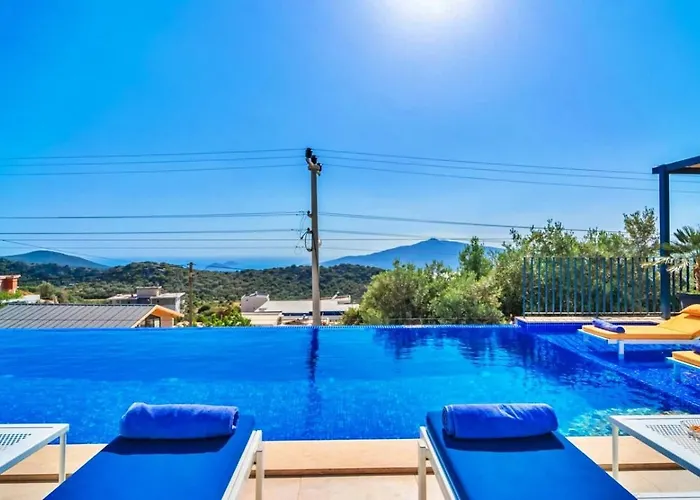 3 Bedroom With Private Pool וילה קלקן