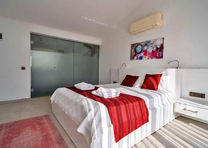 3 Bedroom With Private Pool Villa *