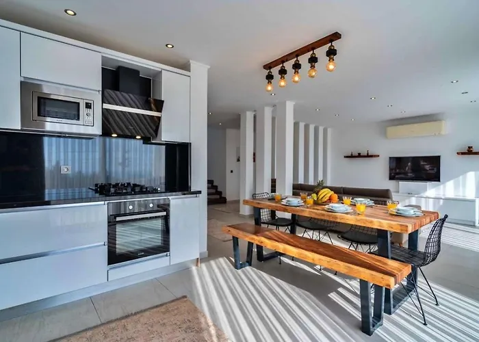 3 Bedroom With Private Pool Kalkan