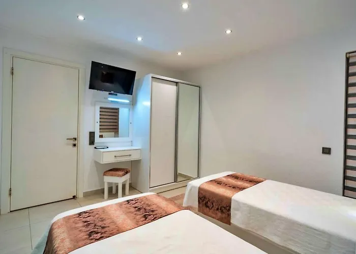 3 Bedroom With Private Pool *