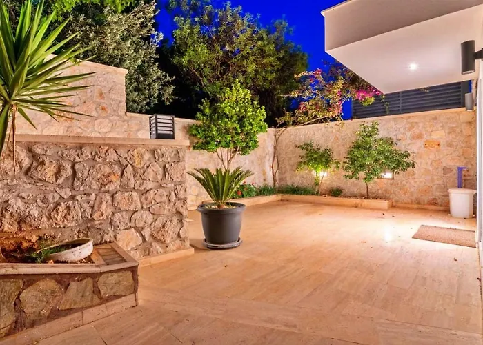 3 Bedroom With Private Pool Villa *