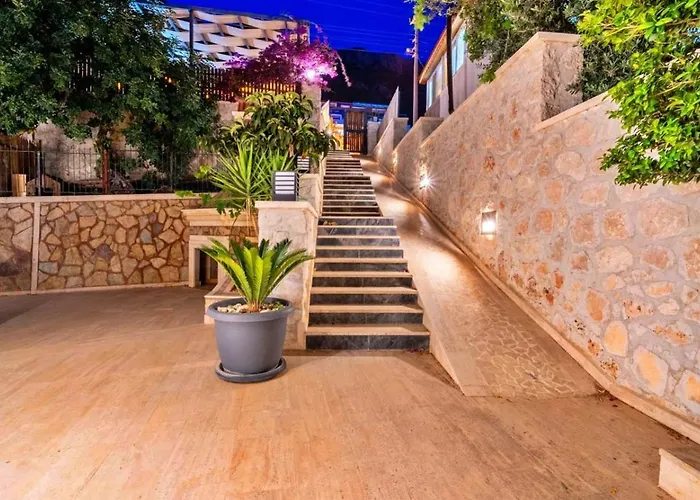 3 Bedroom With Private Pool וילה *