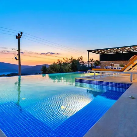 3 Bedroom With Private Pool Vilă Kalkan