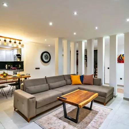 3 Bedroom With Private Pool Vilă